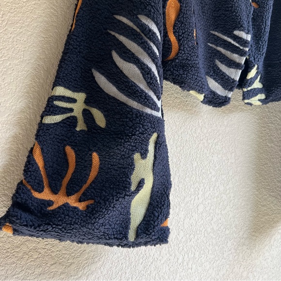 NWT Pilcro Anthropologie Embroidered Faux Fur Shrug, One Size - Picture 13 of 15